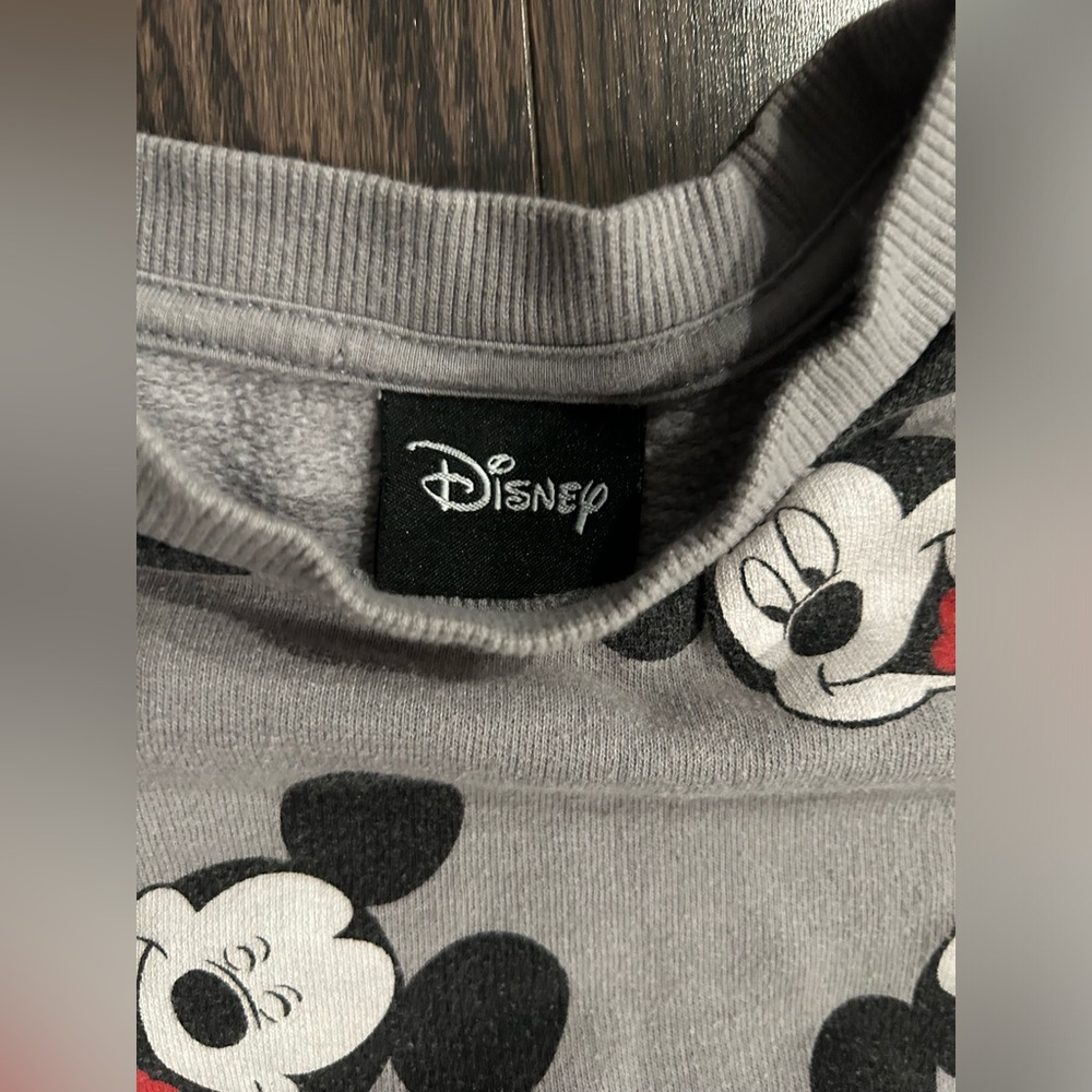 Women’s small Disney sweater - Picture 3 of 3